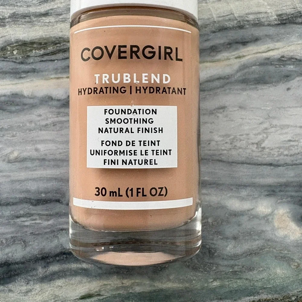 Covergirl TruBlend Hydrating Liquid Foundation L7 Warm Beige 1oz Natural Finish